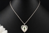 Traditionelles Jagdschmuck Collier Hollfelder Fuchszahnherz in Weißgold 