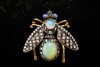 Fliege Brosche Nadel Vintage Tiermotiv Opal Diamanten in Silber Gelbgold 