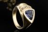 Ring mit Tansanit Dreieckig mit Diamanten in Gelbgold Goldschmiedearbeit 
