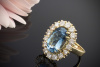 Farbintensiver Aquamarin mit 1,20 Carat VSI Brillanten Ring in Gelbgold 750 