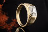 Herrenring Ring mit Emerald Cut Diamant Massive Arbeit in 750er Gelbgold 