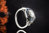 Art Deco Ring mit Brillant Diamanten und Saphir 2,25 Ct in Platin Arbeit 