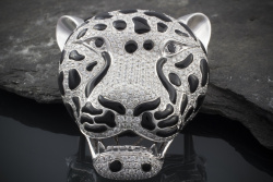 Anhänger Leopard Tiger Katze Brillanten Onyx Saphiraugen in 750er Weißgold