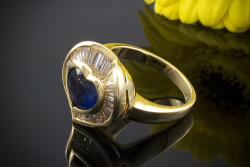 HANS DIETER KRIEGER HERZ Ring mit Saphir im Herzschliff und Diamanten 750er Gold