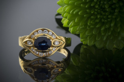 Wunderschöner Saphir Ring mit Brillanten in 585er Gelbgold