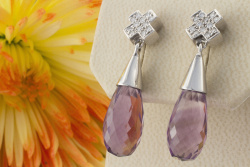 Amethyst Pampeln an Designer Ohrsteckern Brillanten Kreuz 750er Weißgold