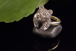 Koala Tier Motiv Ring in 750er Gold mit feurigen Brillanten