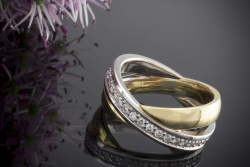 Verschlungener Designer Ring DoppelRing mit Brillanten in 585er Gold Bicolor