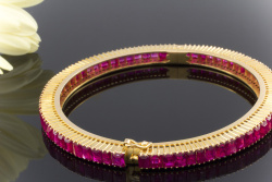 Rubin Armreif 6 Carat Rubine Ruby Bracelet Feine 750er Gold Goldschmiedearbeit