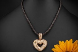 Leo Wittwer Herz Collier 9,22 Ct. Brillanten Braun Weiß Lederkette Gold