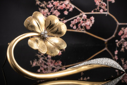 Besondere alte Tiffany & Co. Brosche Blume mit Brillanten in 750er Gold