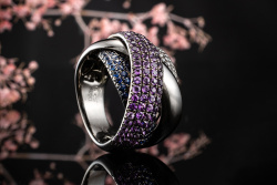 Geschwärzer 750er Weißgold Ring mit weißen Diamanten Amethyst und Saphir