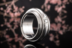 Piaget Ring Possession Drehring Breit mit 3 Diamanten in Weißgold Gr. 52
