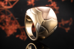 Bulgari BVLGARI Ring Pyramid in 750er Gelbgold mit Spitze in Rosegold