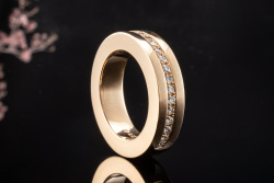 A. Odenwald Ring mit Top Diamanten Brillanten im Kanal Massiv in Rosegold