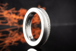 noor - feel the diamond Ring Modern Diamanten rundum in 750er Weißgold