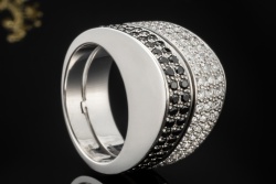 Exklusiver Chopard Ring Black and White Diamanten Massiv Weissgold 750