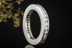 Memoire Ring mit Diamanten Massive Goldschmiedearbeit in Weißgold Gr. 53