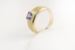 Mattierter Carré Ring mit TANSANIT 585 Gold
