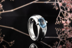 Aquamarin Ring mit Diamanten Princess Cut Massive 750er Weißgold Arbeit