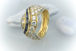 Designer Ring mit VVSI Brillanten & Baguette Saphiren 750 Gold 