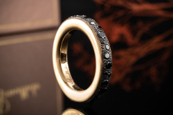 Pomellato Ring Iconica Schwarze Diamanten rundum in Rosegold 750 FullSet