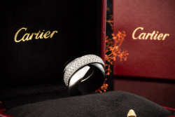 Cartier Trinity Ring mit Diamanten Großes Modell Weißgold Keramik Platin