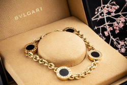 Bvlgari Onyx Armband Schwarz Massive Ausführung 19 cm in 750er Gelbgold