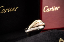 Cartier Trinity Ring Klassisch mit 15 Diamanten Gold 750 Gr. 50 Full Set