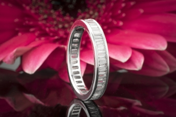 Memoire Ring mit Baguette Diamanten rundum 1,45 Ct. in 750er Weißgold 55