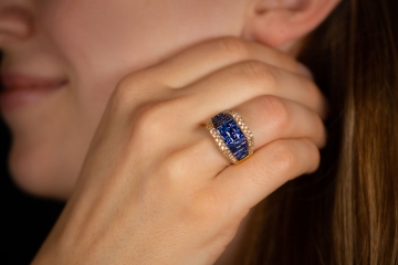 Ring Princess Cut Saphire und Diamanten Invisible Setting in Gelbgold
