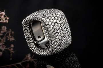 Carl F. Bucherer Ring Eckig 11 Ct. Diamanten in Weißgold 750 geschwärzt