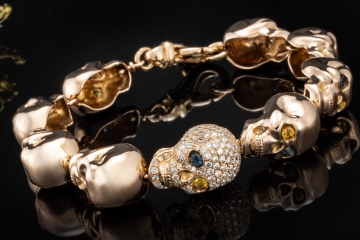 Totenkopf Armband Diamanten und Saphir Blau Gelb in 750er Roségold 22 cm