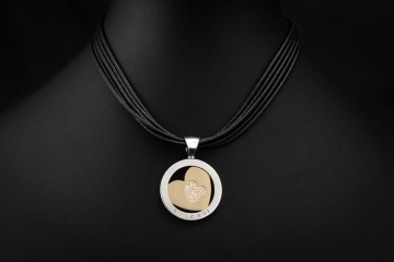Bvlgari Tondo Heart Collier Herz Anhänger Lederkette Diamanten Gold 750
