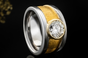 Massiver Bicolor Solitär Ring 2 Carat Diamant 750er Gold Hammerschlag