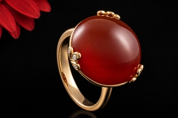 Großer runder Karneol Ring Rot mit Diamanten in Gelbgold 750 Handarbeit