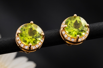 Hollfelder Creations Peridot Ohrstecker mit Diamanten in 750er Gelbgold