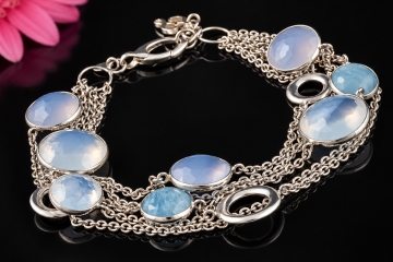 Zoccai Mehrreihiges Armband mit Chalzedon & Aquamarin in 750er Weißgold