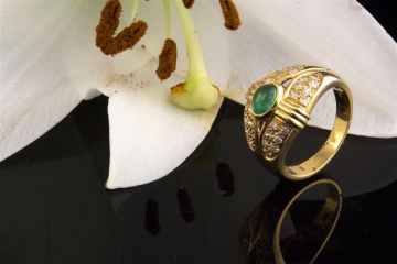 Smaragd Ring mit Diamanten Brillanten in 750er Gelbgold