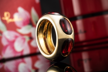 Pomellato Ring Granat Traumhaftes Rot in 750er Gelbgold Gold Gr. 56 OVP