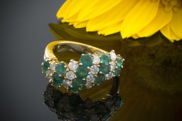 Ring mit SMARAGD & Brillanten Beeindruckender Klassiker 750er Gold