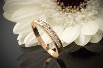 Moderner Brillantring Ring mit 9 Diamanten in 750er Rotgold UVP 1.990,-