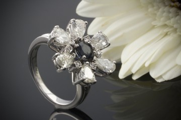 Art Deco Ring mit Saphir & Diamanten TROPFENSCHLIFF in 750er Weißgold