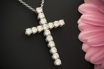 Georg Hornemann Kreuz Collier Anhänger 3,2 Ct. Brillanten in Weißgold & Platin