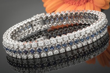 Weißgold Armband dreireihig mit 9,80 Carat Brillanten und 3,50 Carat Saphir