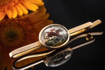 Cartier Vintage Kravattenclip Kravattenspange Lupenmalerei SpRingpferd Gold 750