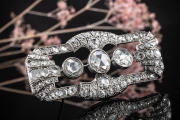 Antike Diamant Brosche mit 7 Carat Diamanten und Diamant Rosen in Platin