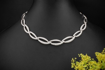 Leo Wittwer Elegantes Collier mit 7,05 Ct. Brillanten in 750er Weißgold