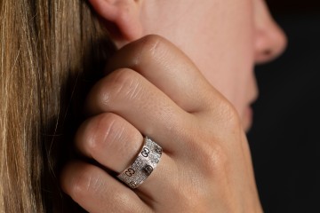 Gucci Ring Breiter Memoire Ring Bandring mit Diamanten in Weißgold 750