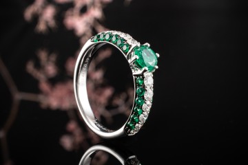 Smaragd Ring Rundschliff Grün Weiß mit Diamanten Brillanten Weißgold 750